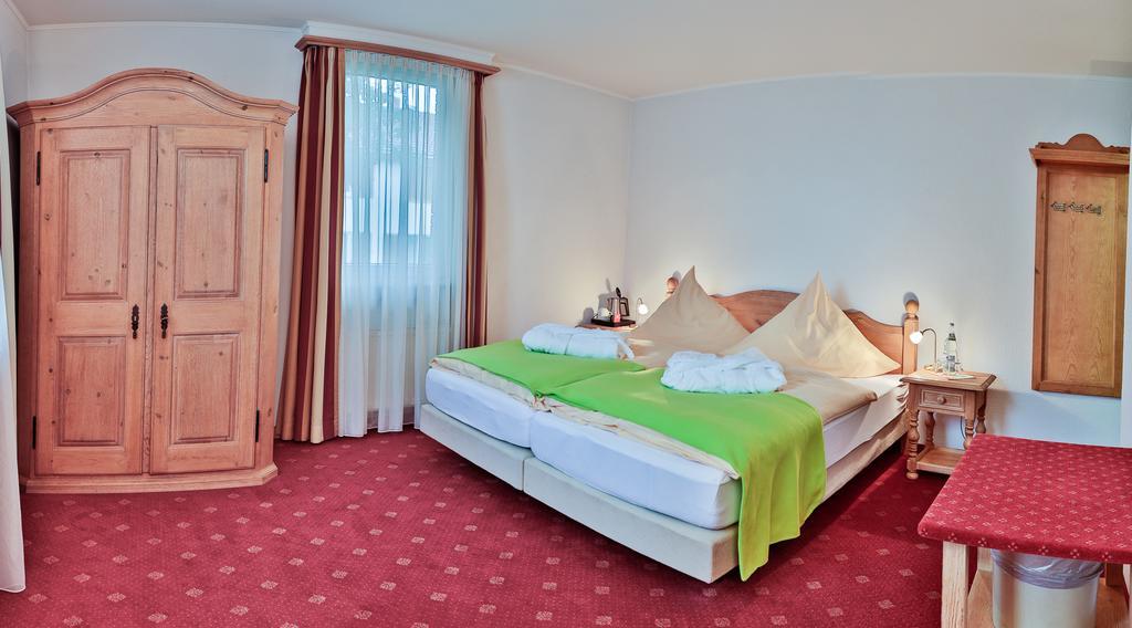Hotel Zur Eisenbahn Renningen Εξωτερικό φωτογραφία