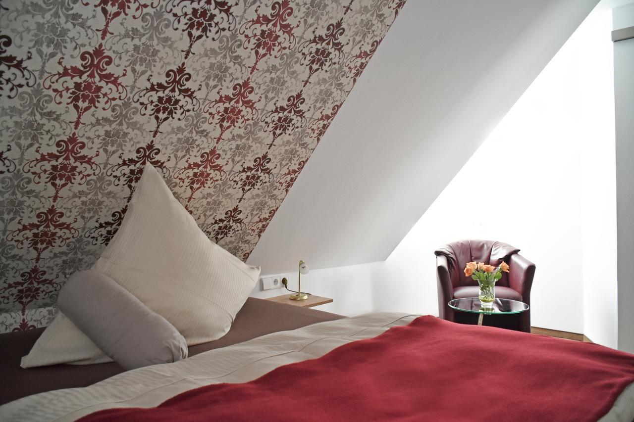 Hotel Zur Eisenbahn Renningen Εξωτερικό φωτογραφία
